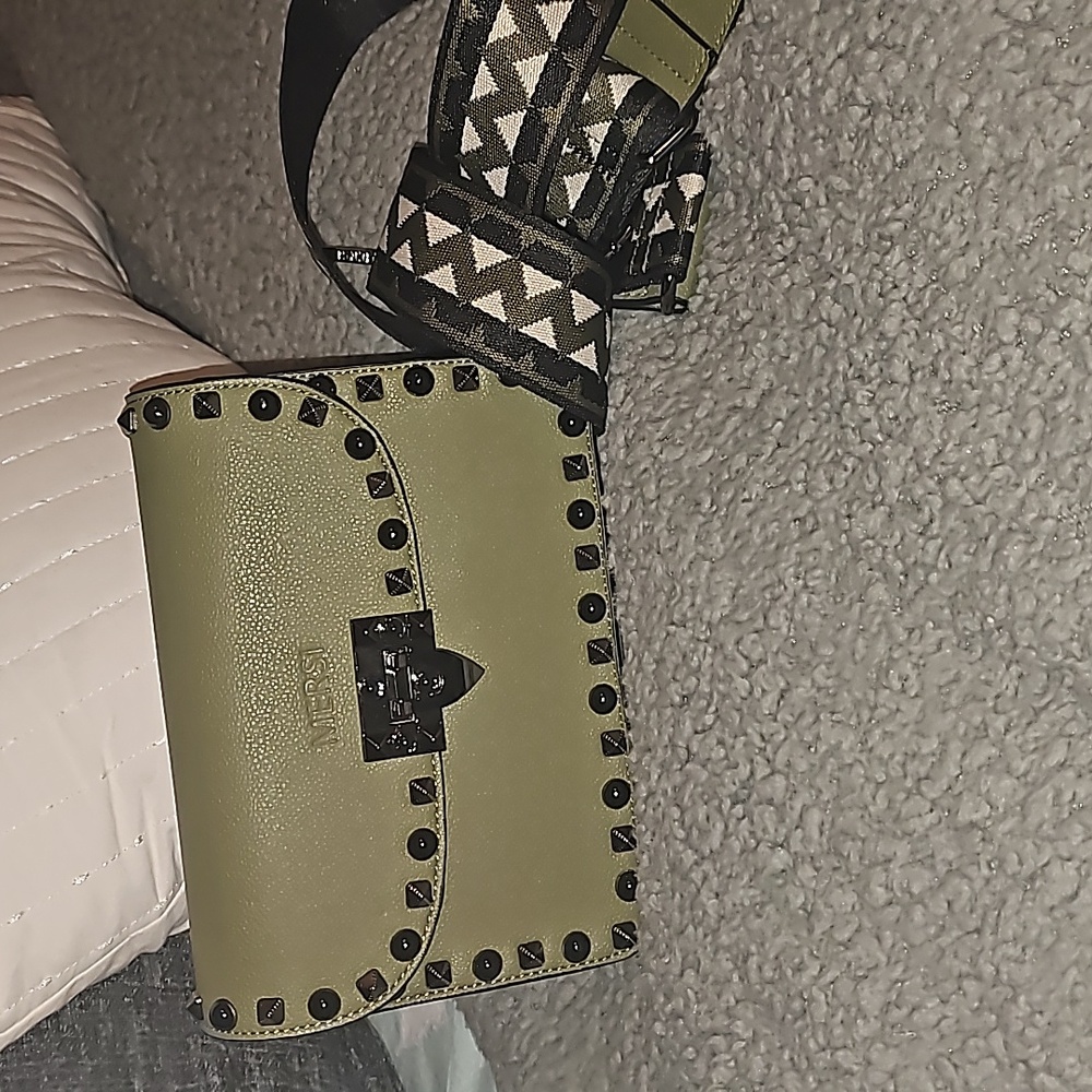 Purse - Picture 2 of 3